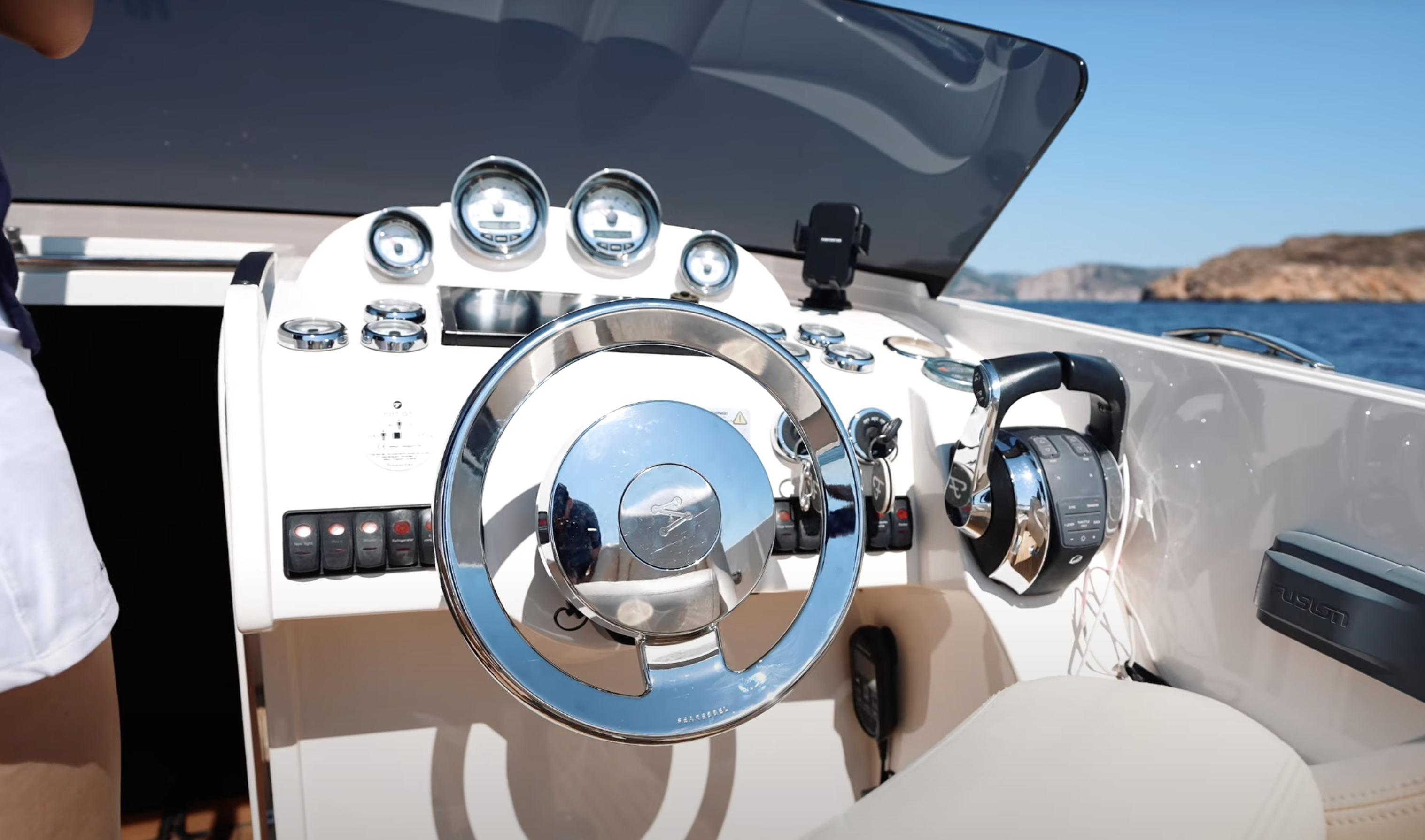 b65bacde-141f-4cc2-bf56-a2038250c524